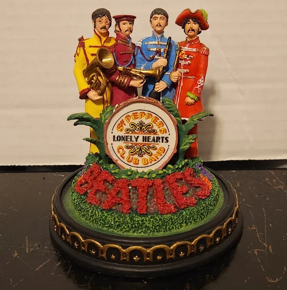 Beatles Sgt Pepper's Lonely Hearts Club Band 1993 Franklin Mint Music Box